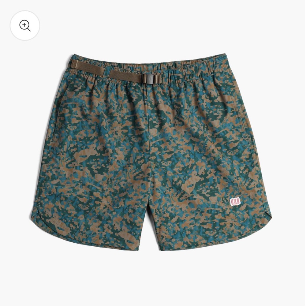 Too men’s shorts - camo- great condition